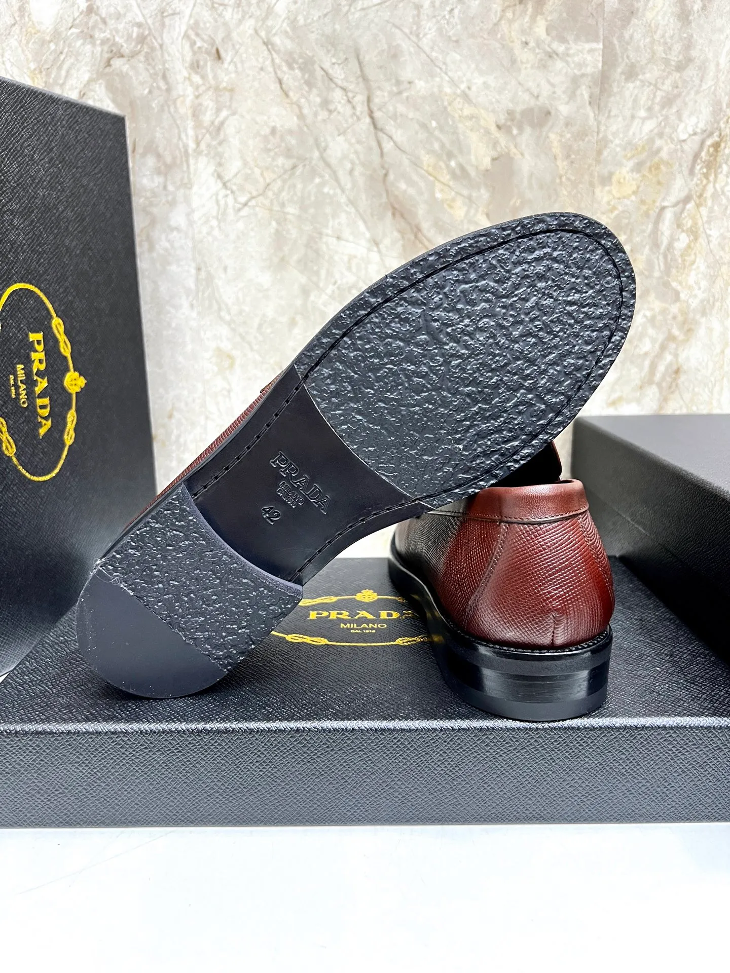 PRADA~ Size: 38-44 (customized 45/46 P: 💰880 P's original official website new high-end men's leather shoes, top-quality original replicas, made of imported open edge beads/calf leather, calf leather breathable lining, original leather outsole!